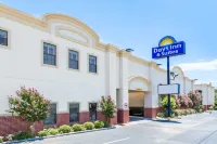 Days Inn & Suites by Wyndham Big Spring Hotels near College Park Shopping Center