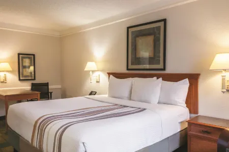 La Quinta Inn by Wyndham New Orleans West Bank / Gretna