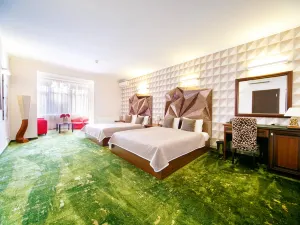 Petrovskij Passazh Hotel