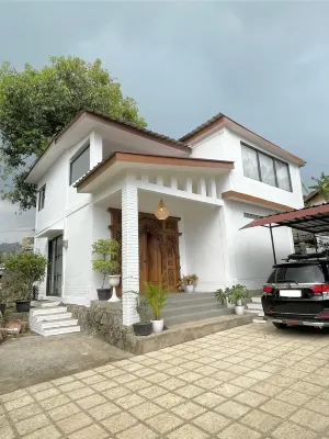 Kataleya Villa, 4BR, Punclut, Lembang Hotels in Lembang