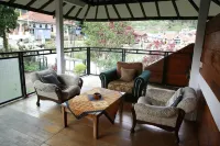 Villa Kayu Ciwidey Hotels in Ciwidey