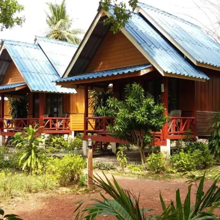 Lanta Long Beach Hostel