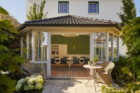 Fuchsbau Romantik Hotel & Spa Restaurant & Fox Bar Отели в г. Тиммендорфер-Штранд