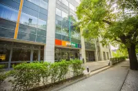 Park Inn by Radisson Budapest, Hungary Hotel di 