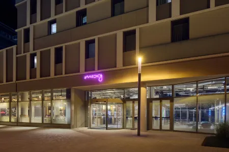 Moxy Nice Отели рядом с достопримечательностью «Альянц Ривьера»