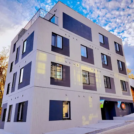 Q Fox Gmg Hotel