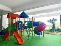 The Venus - Spacious Wooden Top Floor Apartment