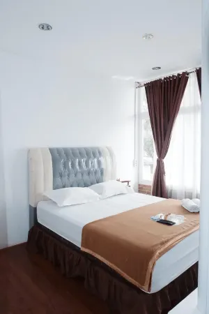 Star Beach Hotel Отели в г. Toba Regency