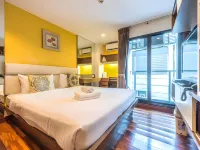 Silom Forest Exclusive Residence Hôtels à proximité de : Silom Soi 2