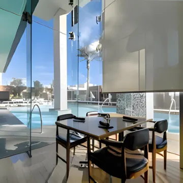 Palms Place Hotel and Spa Hotels near Chinatown