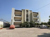 Hotel Shree Sadhna - Vrindavan Chhatikara Road