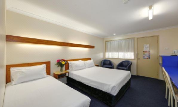 Smart Motels Bert Hinkler