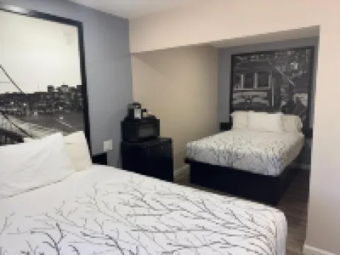 Western Village Inn-Newly Renovated