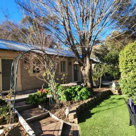 Riesling Trail & Clare Valley Cottages Отели в г. Клэр