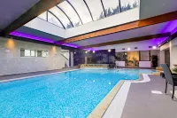 Parkmore Hotel & Leisure Club, Sure Hotel Collection by BW - Pools