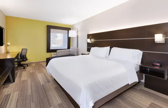 Holiday Inn Express 底特律的沃倫（通用科技點擊率）