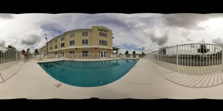 Holiday Inn Express & Suites Brooksville West Отели в г. Уики Уэши