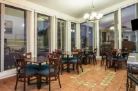 Super 8 by Wyndham San Marcos Hotels in Martindale