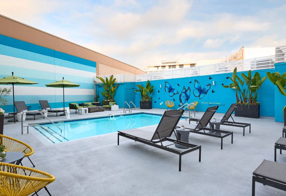 호텔 외관 및 위치