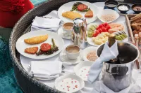 Sheraton Maldives Full Moon Resort & Spa - breakfast