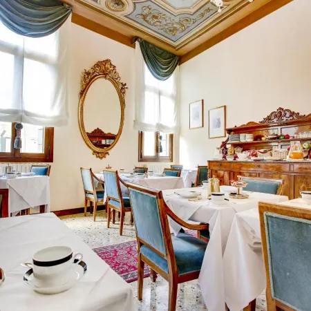 Palazzo Schiavoni Residenza d'Epoca & Suite-Apartments Отели рядом с достопримечательностью «Остров Бурано»