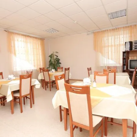 Салют на Школьной, 4 Отели в г. Орск