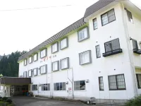 Kadoya Shinkan Hoteles en Kami