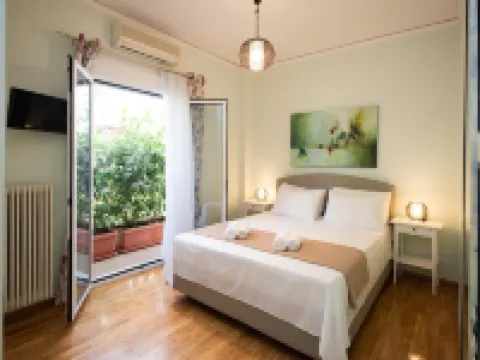 藍方舟雅典巢 新斯米爾尼酒店