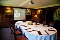 Cbh Whitley Hall Country House Hotel - parking