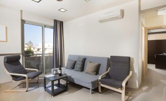 Rhodes Central Suite