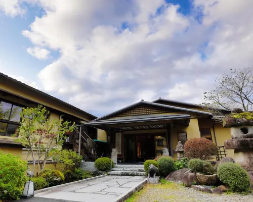 Tatsuta Ryokan Hotel di Izu