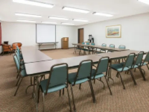 Super 8 by Wyndham Grapevine/DFW Airport Northwest Hotels in Grapevine