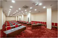 Ani Grand Hotel Yerevan - ที่มีสระว่ายน้ำ