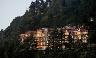 Pax Hotel Ark 150 Meters from Mall Road