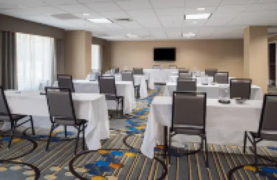 홀리데이 인 익스프레스 & 스위트 웨스트 먼로 바이 IHG