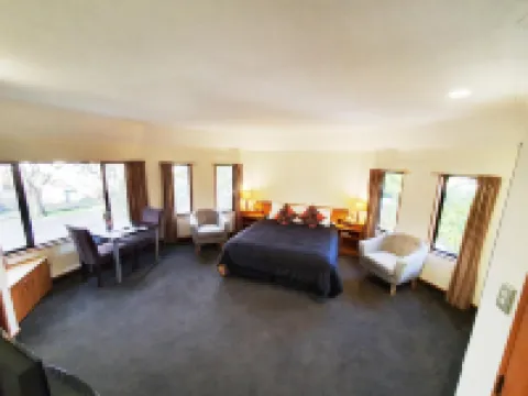 Fitzherbert Castle Motel Hotels in Palmerston North