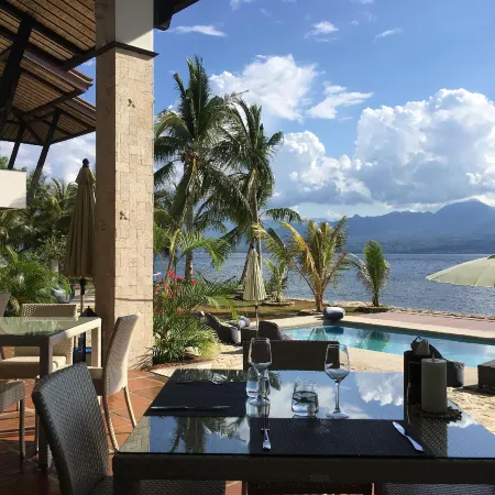 Emoha Dive Resort
