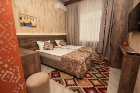 Anish Hotel
