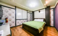 Ulleung Hwangje Hotel - Motels