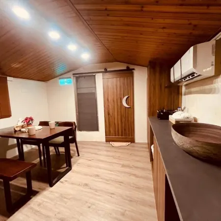 Jiufen cenpin B&B Отели рядом с достопримечательностью «Железнодорожная станция Houtong»
