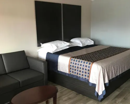 SouthTown S.A. Inn Hotels near Centeno Park