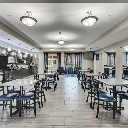 Platinum Inn & Suites Webster