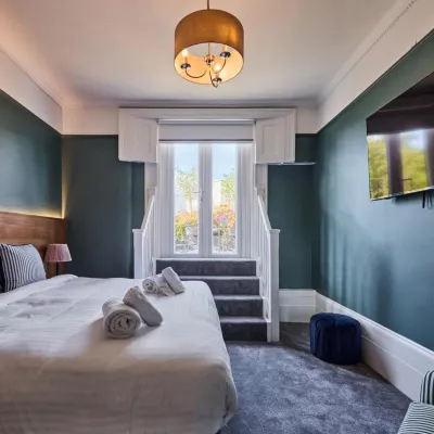 皇冠夜店與旅館 鄰近Clapton Pond的酒店