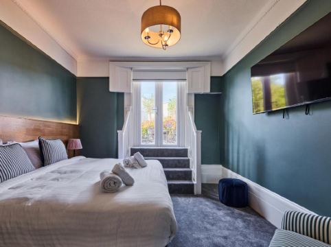 The Crown Pub & Guesthouse