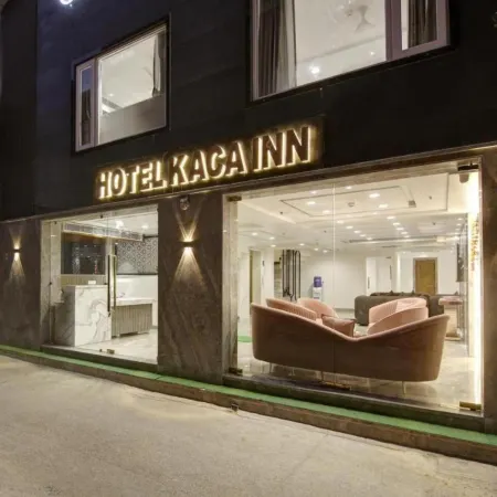 Hotel Kaca Inn - Near New Delhi Railway Station & Connaught Place Отели рядом с достопримечательностью «Карол-Бах»