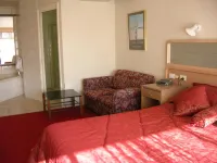 Peninsula Motor Inn - Family