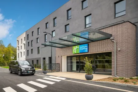 Holiday Inn Express - Marne-la-Vallée Val d'Europe Отели в г. Помёз