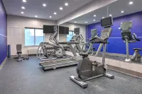 Holiday Inn Express & Suites Winnie Hotels in Chambers County