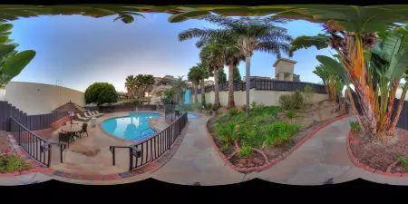 Holiday Inn Express Grover Beach-Pismo Beach Area Отели в г. Гровер Бич