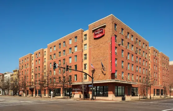 路易斯威爾市中心Residence Inn 酒店
